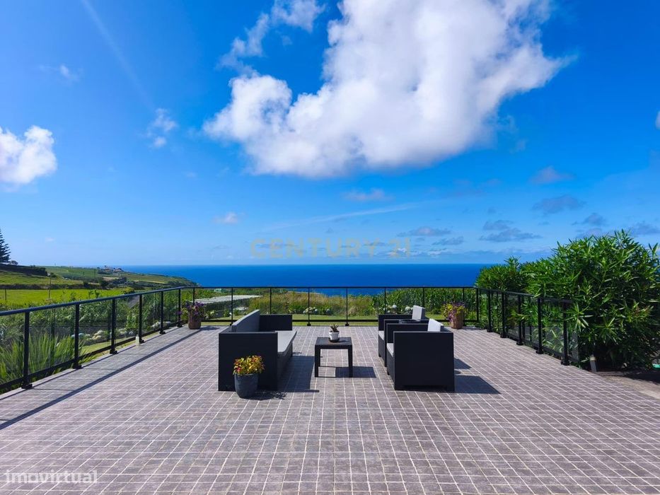 Moradia Única com Vista Mar Desafogada em Santana – Nordeste