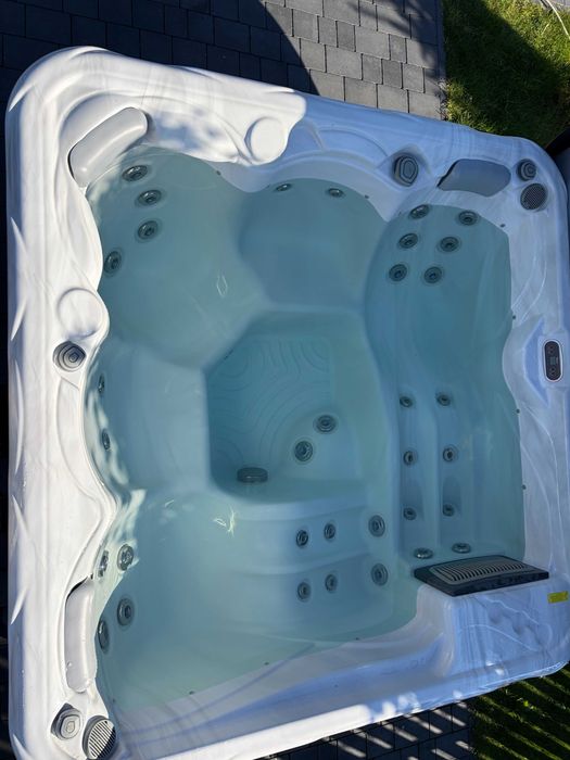 Jacuzzi Wellis Pluto Całoroczne Balboa Wanna Spa