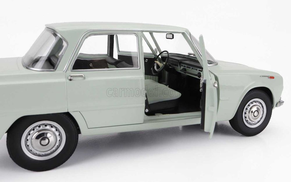 1:18 Mitica Alfa Romeo Giulia 1.6 Ti 1962 very light green