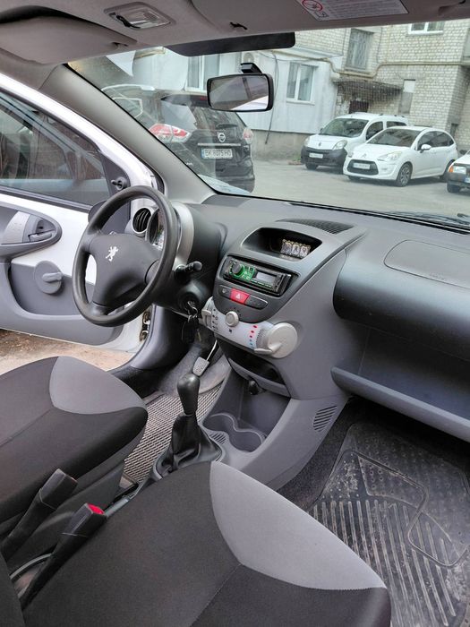 Продам автомобіль Пежо 107