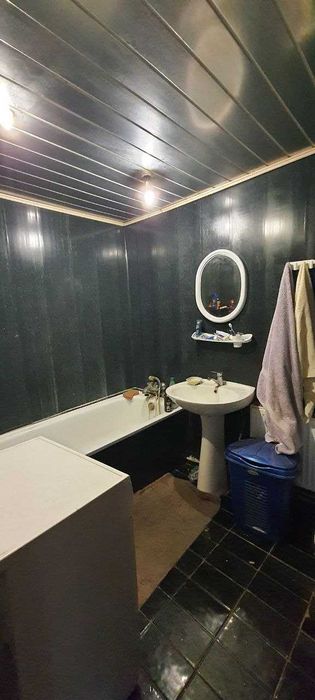 Продам будинок м. Зміїв біля річки!