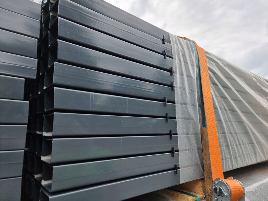 NNOWE słupki ogrodzeniowe  60×40 o wysokości 2200 antracyt i czarnym.