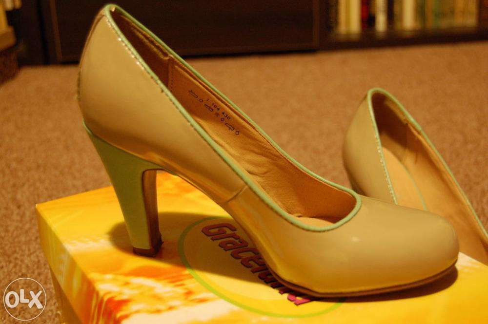 Czółenka lakierowane Graceland 36