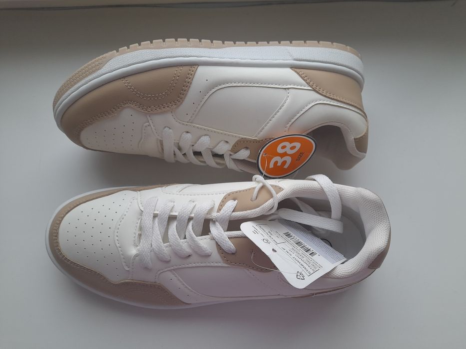 Кросівки весняні,   нові, 38 розмір