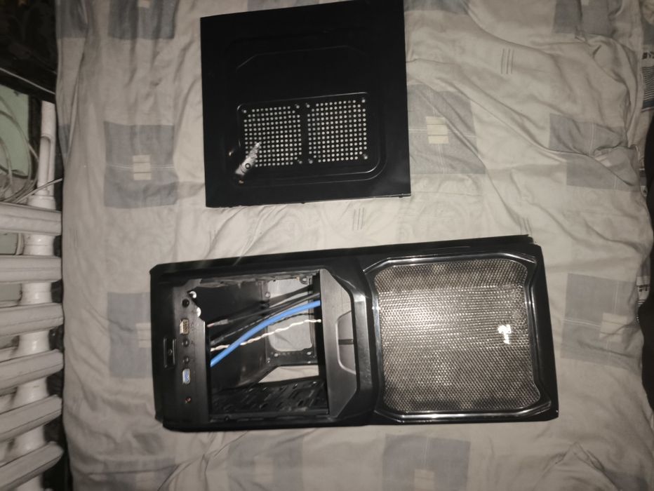 Корпус для комп'ютера пошкодженний!