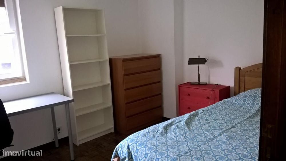 Quarto - localizado em Bairro do Sol Coimbra