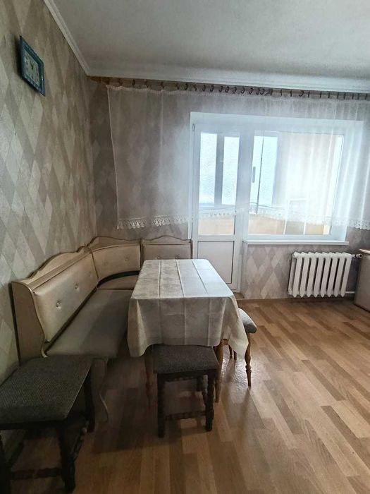 Науки просп. 54-Б, Затишна 2-х кімн. ст.м. Либідська - 10 хвилин їзди.