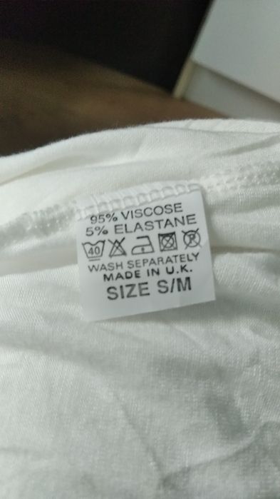Nowa biała bluzka t-shirt z dziurami Funky Fit S M