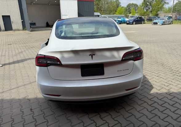 Бампер Tesla Model 3 Розборка Тесла Модел 3 наявні запчастини