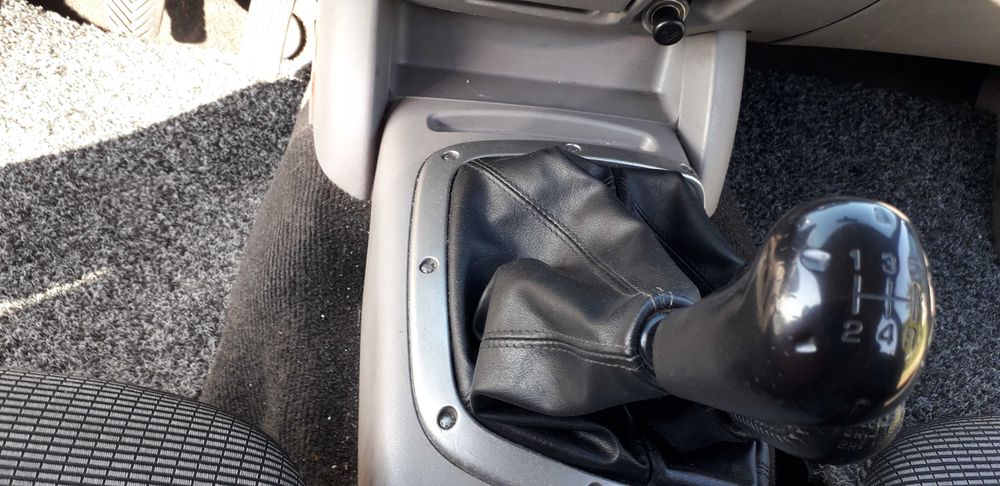 tablié em perfeito estado mitsubischi l 200