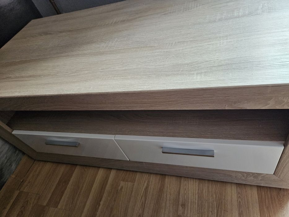 Sprzedam RTV i stolik kawowy rozkładany