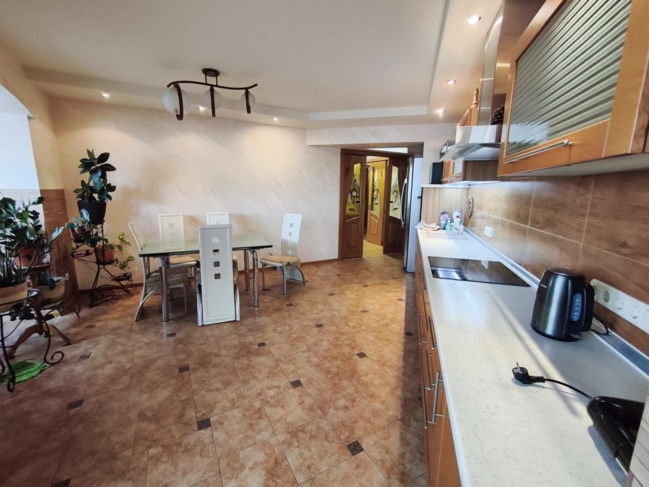 Оренда 3 кімнатна квартира на бульварі Шевченка в місті Черкаси. 145м2