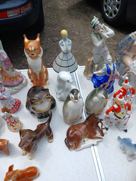 Продам статуэтки фарфоровые