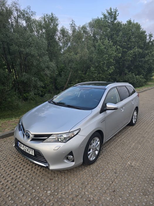 Toyota Auris Kombi Hybryda JBL panorama full opcja