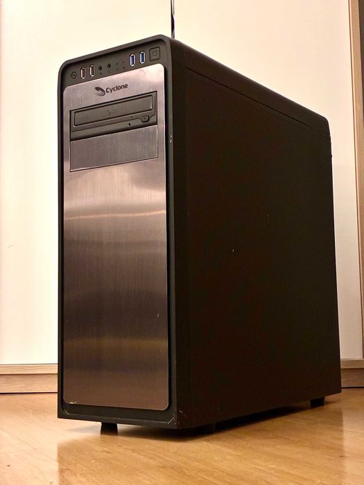Komputer stacjonarny