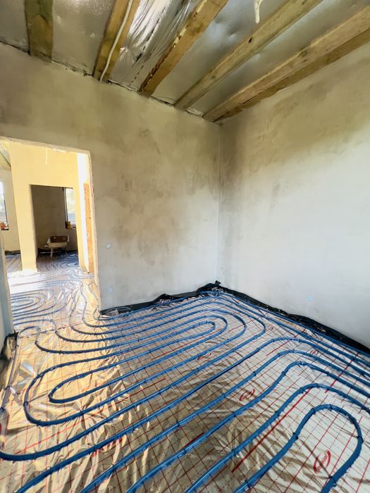 Новий дуплекс у сучасному стилі — утеплення, дах, стяжка, газ