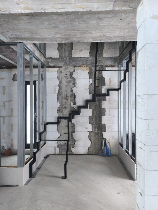 Schody stalowe wewnętrzne schody dywanowe  policzkowe