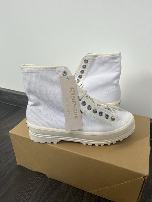 Trampki damskie Superga x Emily Ratajkowski nowe 40