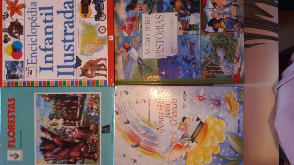 Livros infantis como novos