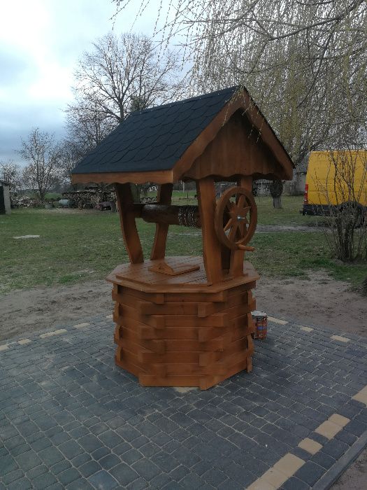 studnia ogrodowa ozdobna drewniana