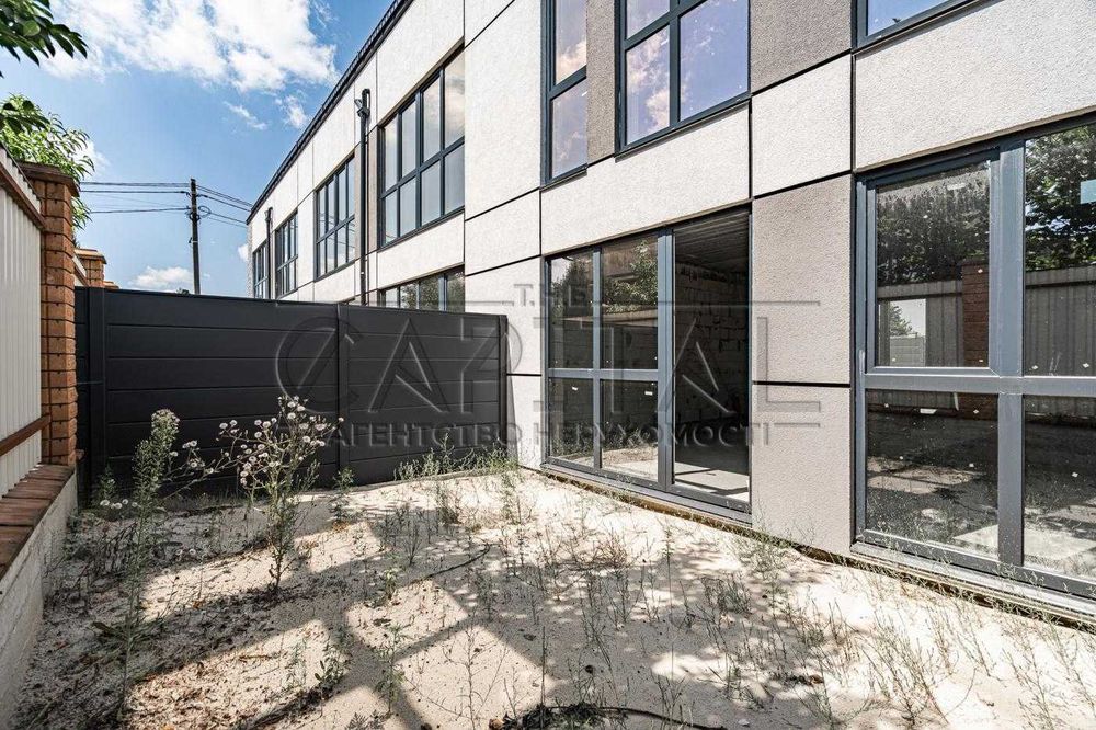 Продаж будинку Осокорки з виходом до озера