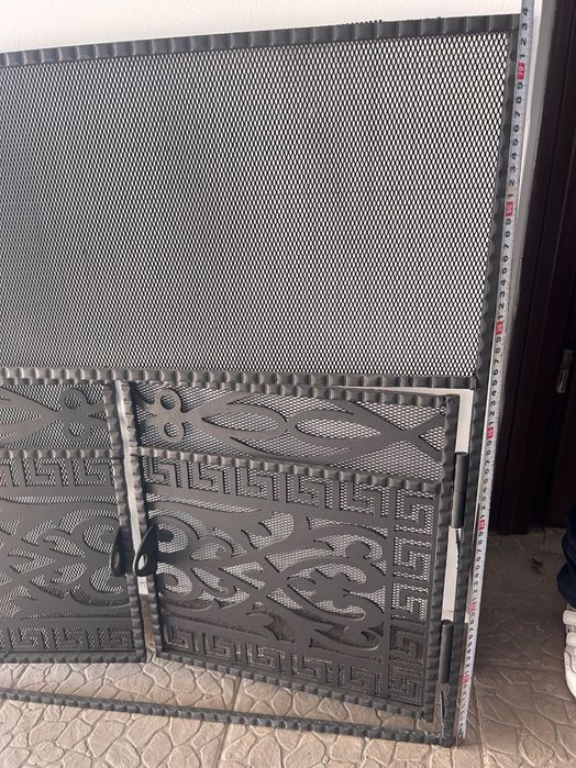 Металева решітка для каміна, екран