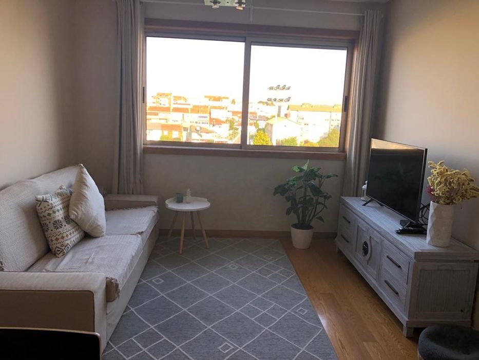 Alugo apartamento T1