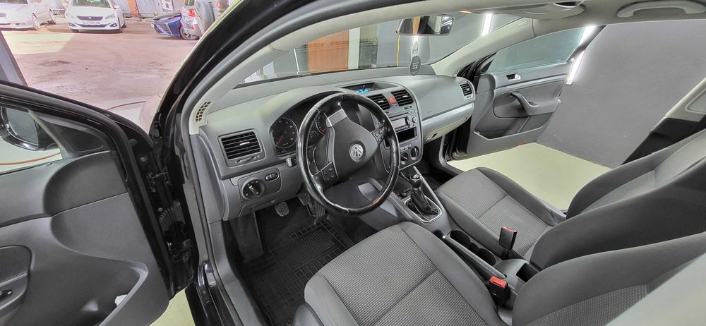 Продам Гольфа універсал 2008 року. Газ бензин. Мотор 1,6. 102 к.с.