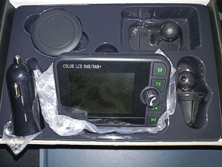 Автомобильный DAB/DAB+ радиоприёмник с LCD экраном | FM | Hands-Free