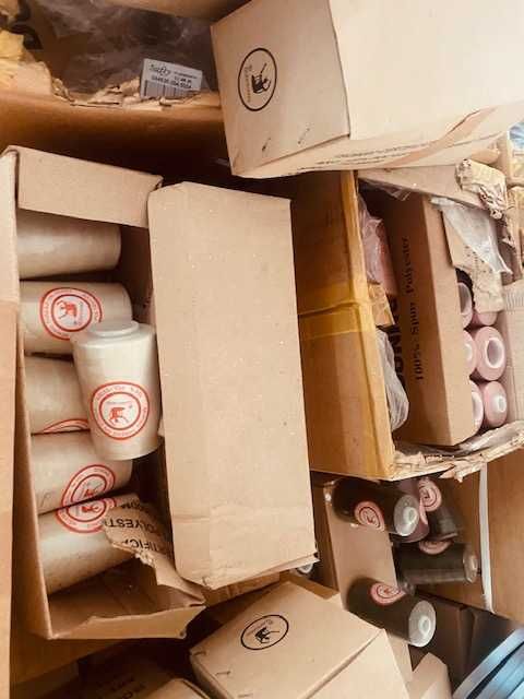 50,000 Linhas de Cozer 40/2 Costura Normal (tingidas e nao tingidas)