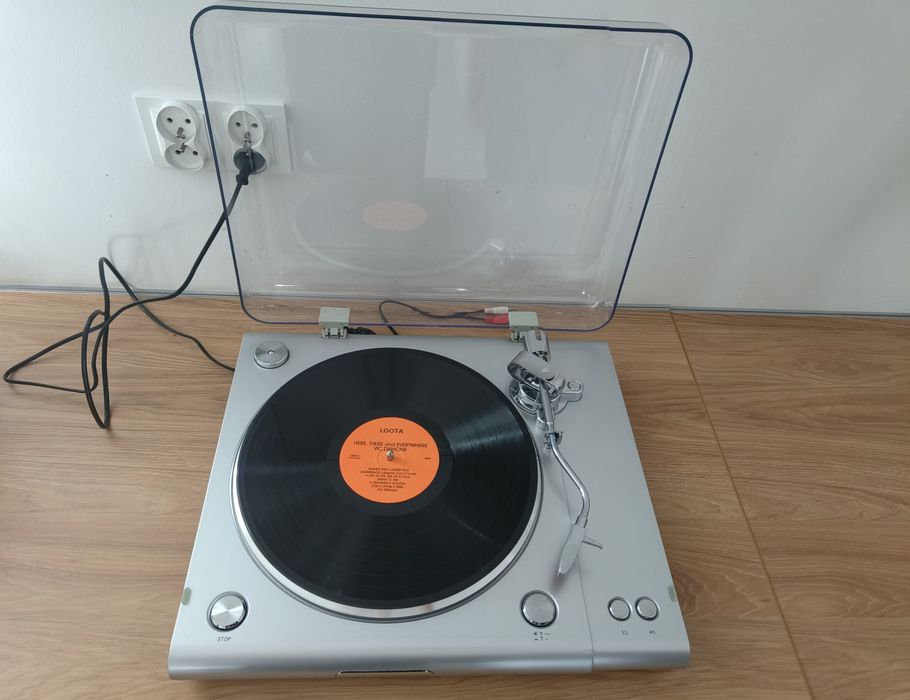 Kompaktowy gramofon