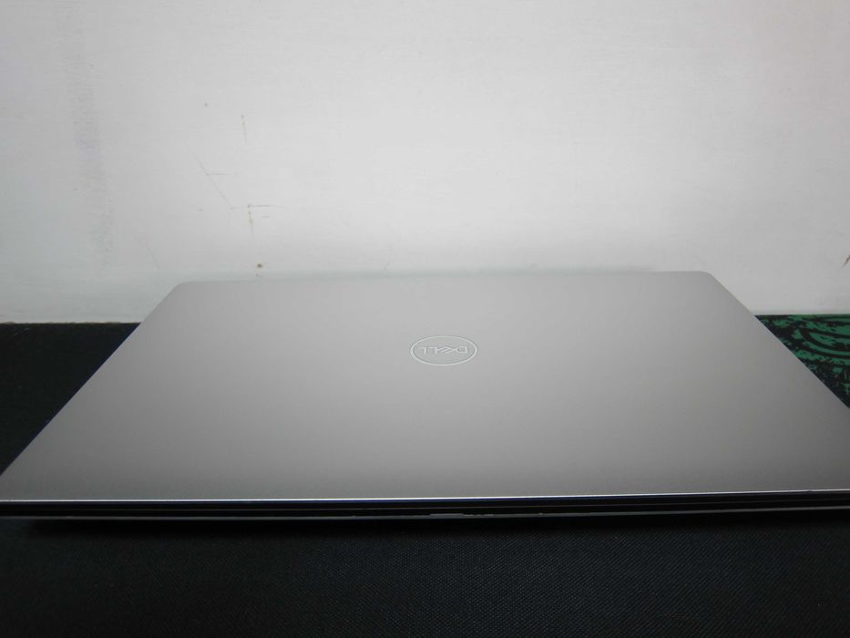 Dell Precision 5520/Intel Core I7 6820Hq 3.60 GHz/ram 16/15.6" IPS 1920 x 1080 Sharp/SSD 512