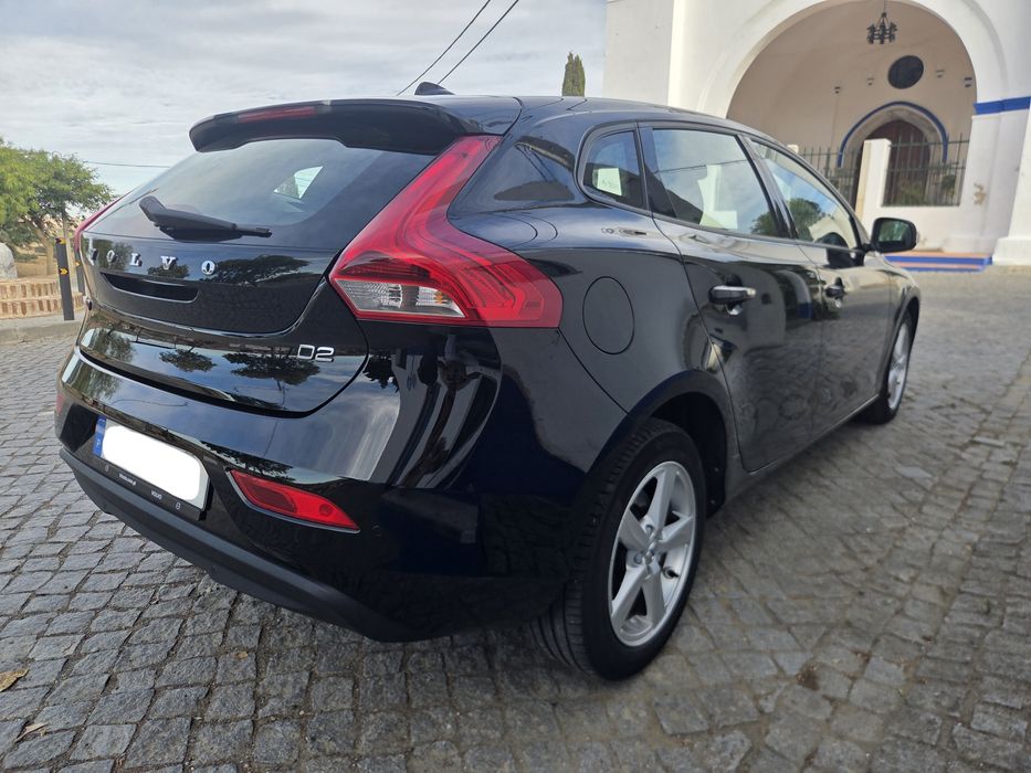 Volvo V40 D2 2.0 Diesel - 17 — photo 5