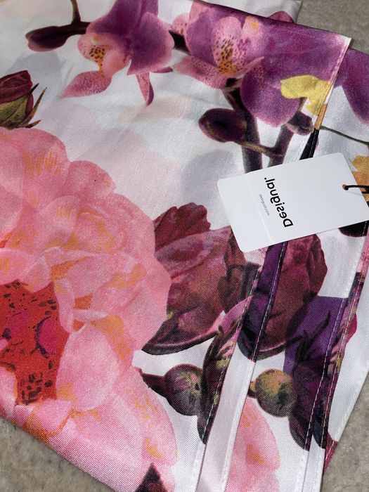 Echarpe da marca Desigual