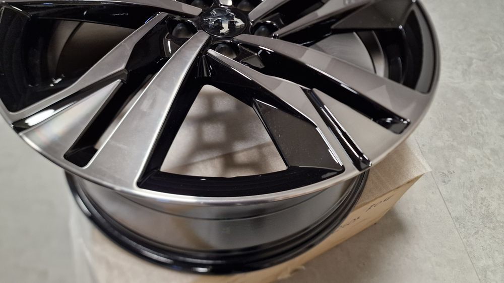 Nowe Oryginalne Felgi Peugeot Citroen 5x108 8J 19" ET 44 4 szt