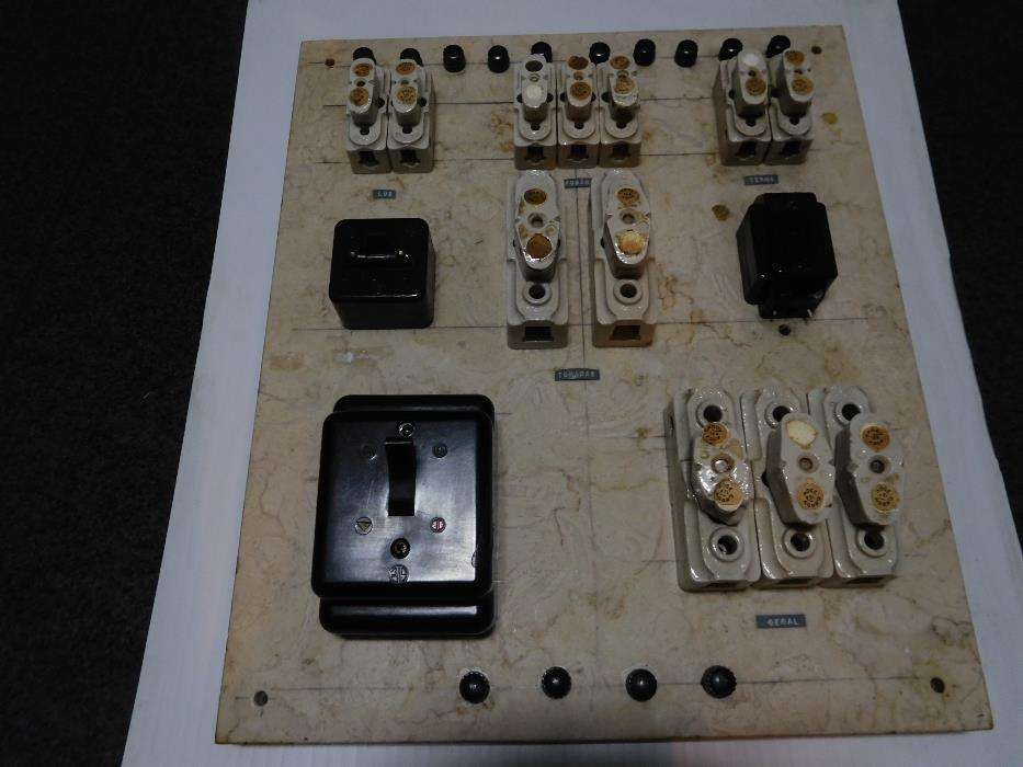 Quadro Electico Antigo e loiça porcelana
