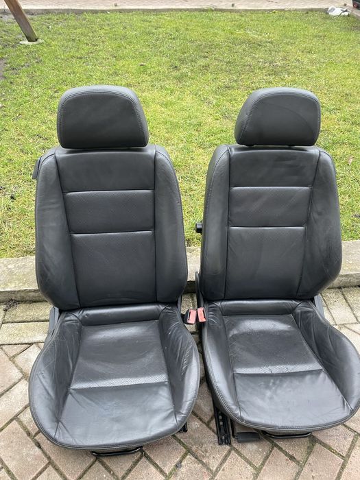 Відкидні сидіння