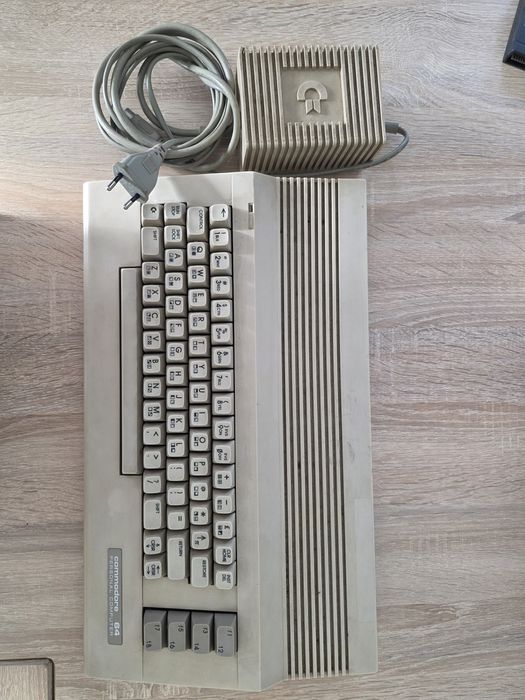 Commodore C64 dziala - uruchamia sie