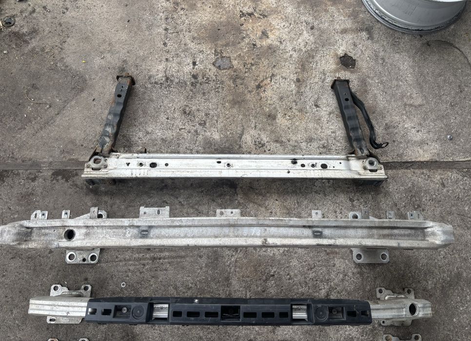 Підсилювач бампера Renault Scenic 3 Megane 3