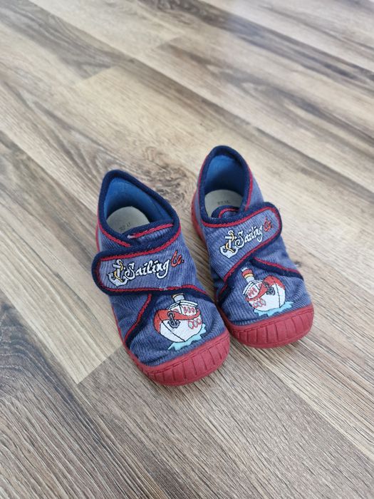 Kapcie do przedszkola - żłobka, roz.22