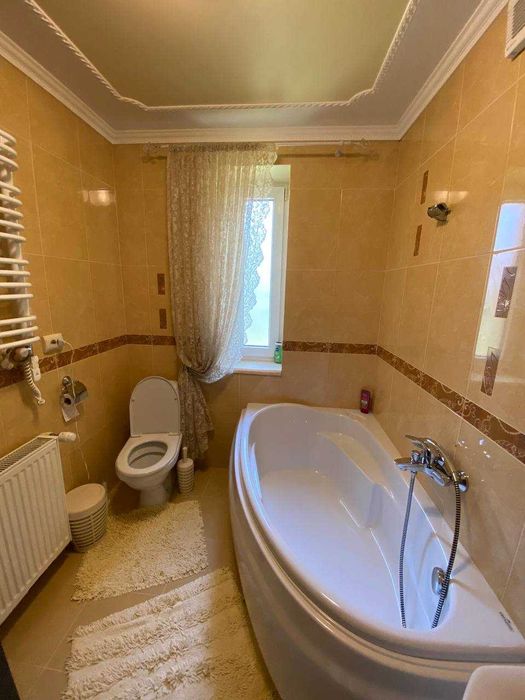 Будинок недалеко від Міста,6 соток Землі