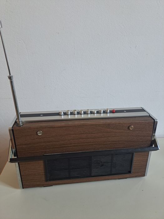 grundig luxus boy 210 радіоприймач