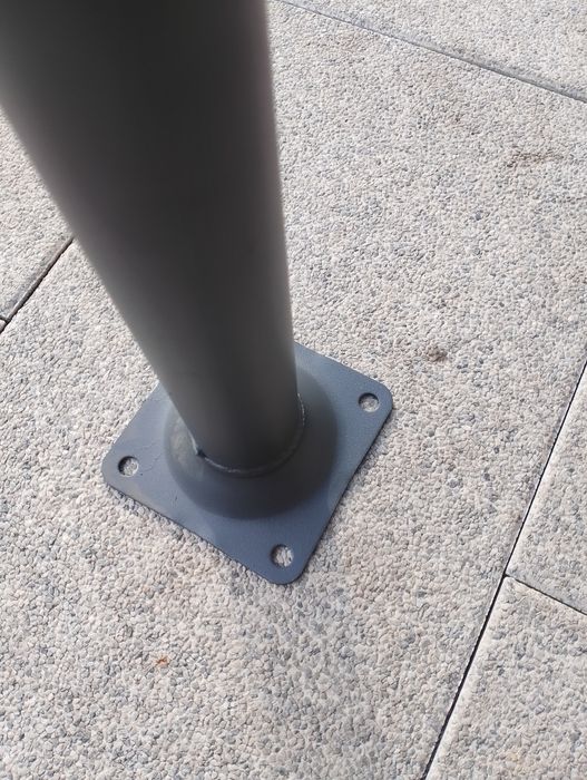Solidny metalowy stojak na parasol dwie śruby malowane Proszkowo