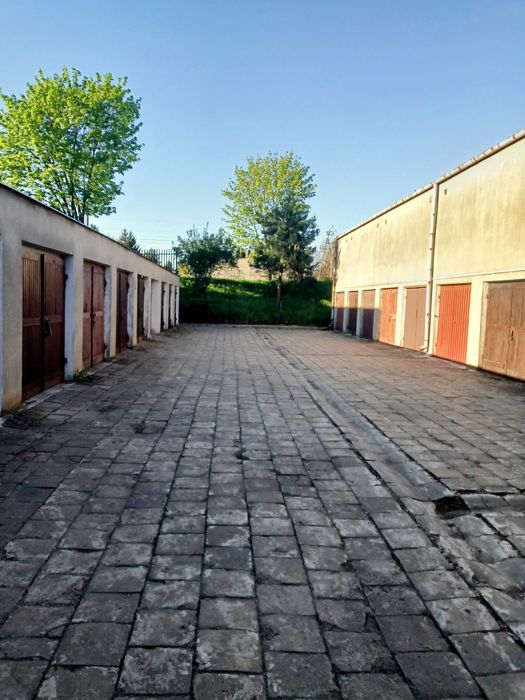 sprzedam garaż murowany