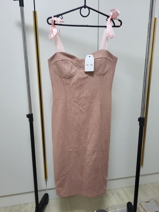 Нова силуетна сукня One by one, розмір Л.