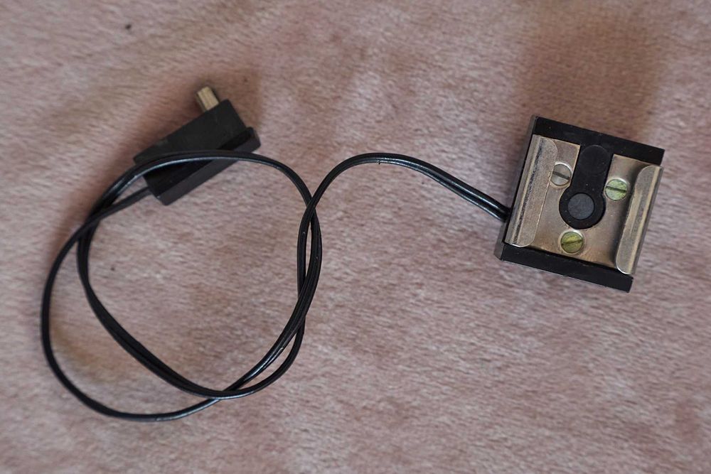 Dwie gorące stopki | jedna na ramieniu, jedna zwykła