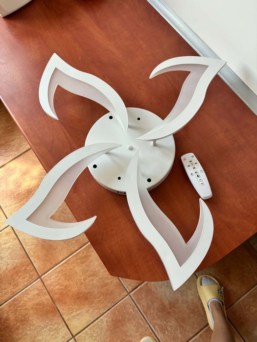 Lampa sufitowa LED