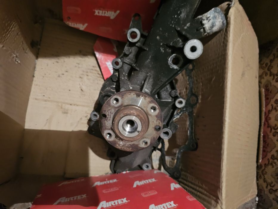 Мерседес спринтер помпа  и гофра глушителя.