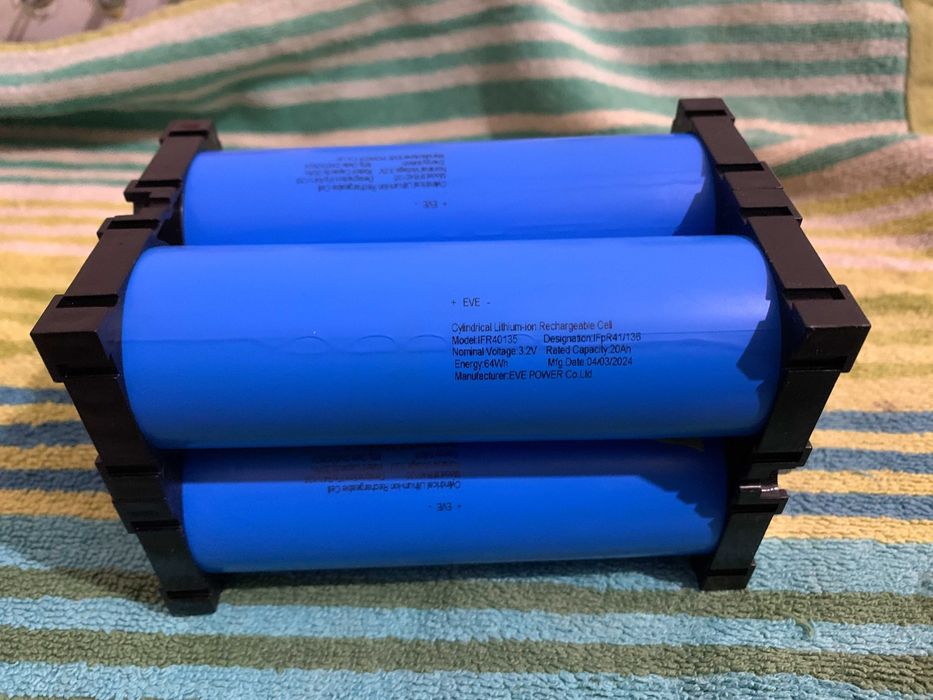 Акумулятор EVE 40135 LiFePO4 С40 3.2V 20Ah з навареними шпильками