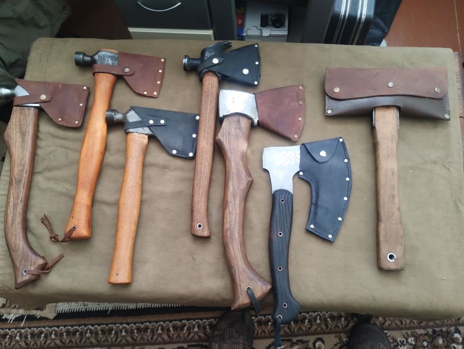 Гаражний розпродаж.